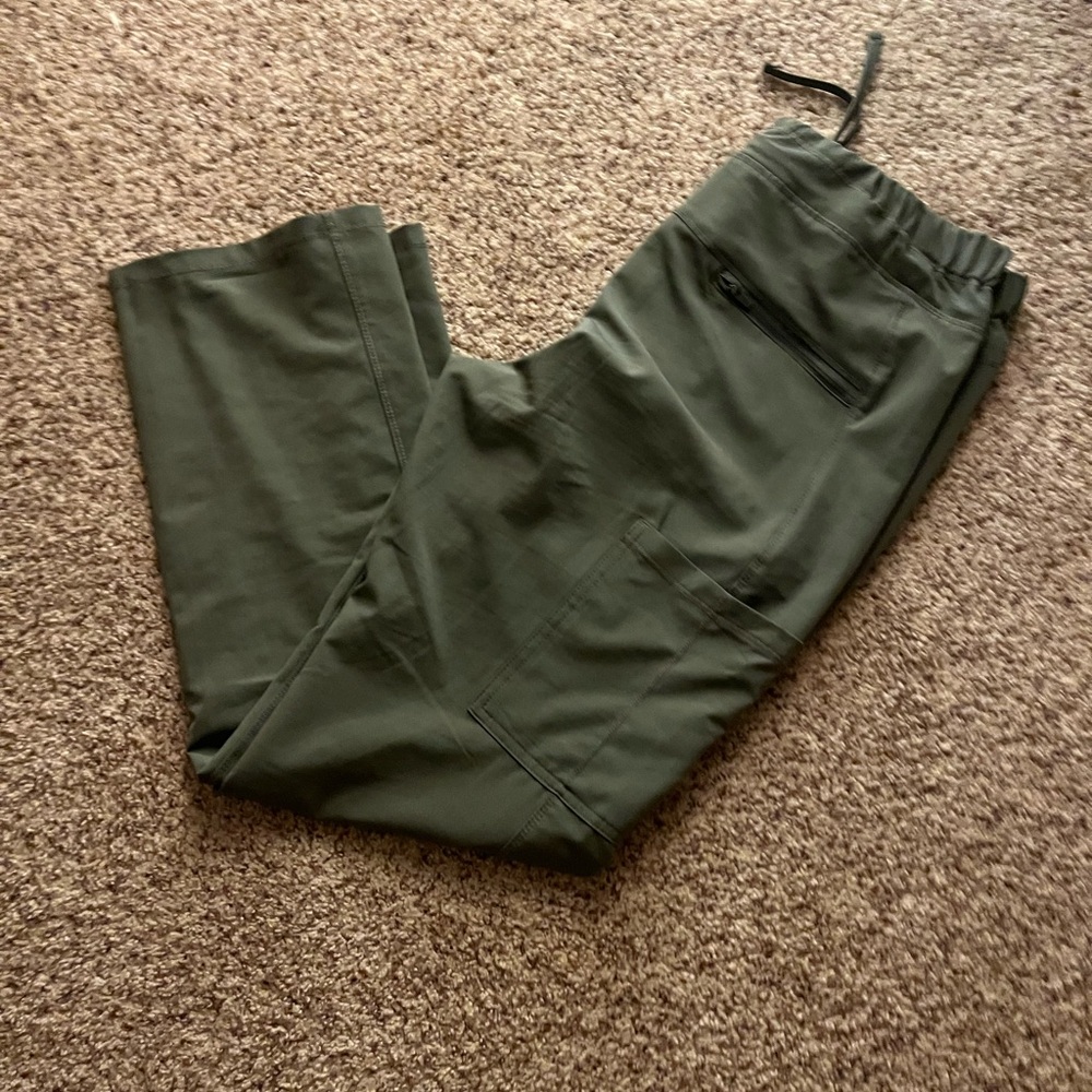 Dickies Olive 🫒 scrubs
